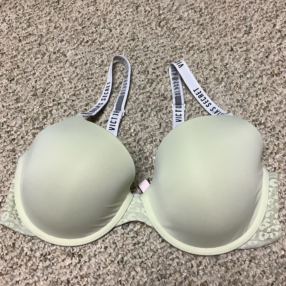 Victoria’s Secret Lightly Lined T-shirt Demi 36D